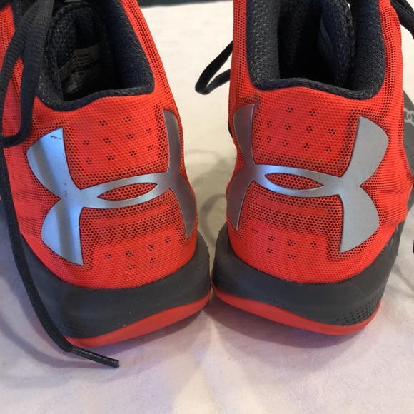 Under Armour girls basketball shoes - Picture 2 of 6